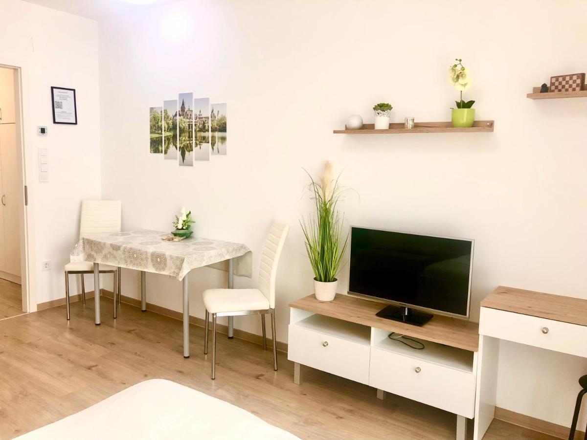 Sweet Home Apartman , 30Sqm Studio, Free Private Parking, Mountain View, Balcony, 20 Min From Downtown بودابست المظهر الخارجي الصورة