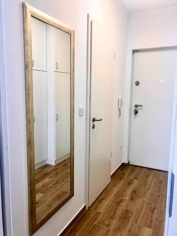 Sweet Home Apartman , 30Sqm Studio, Free Private Parking, Mountain View, Balcony, 20 Min From Downtown بودابست المظهر الخارجي الصورة