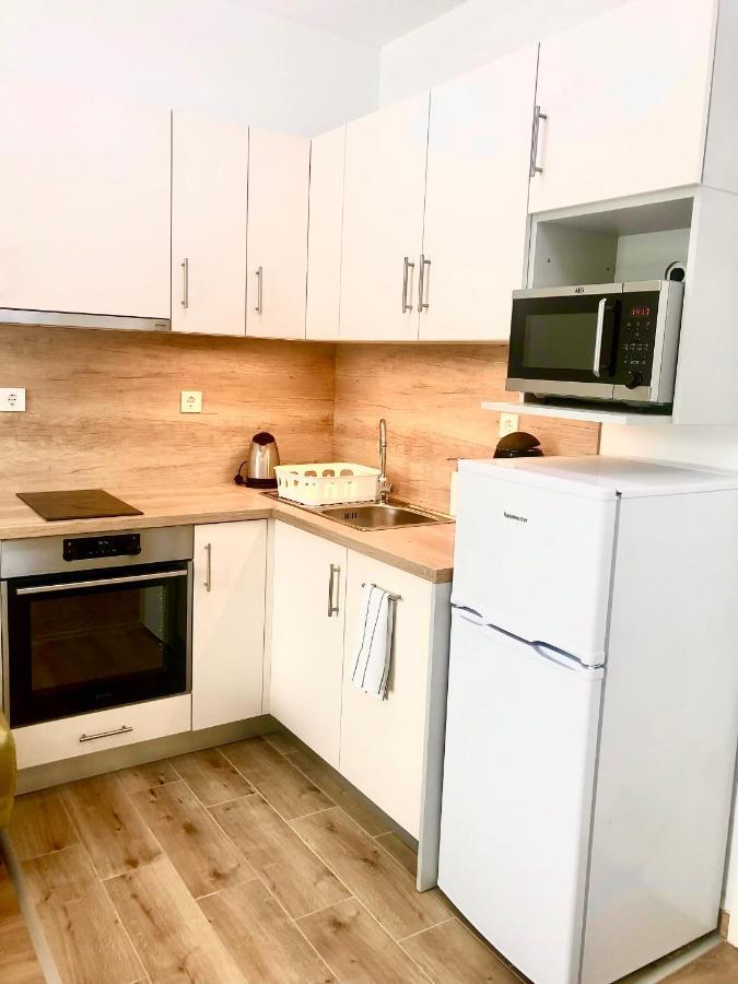 Sweet Home Apartman , 30Sqm Studio, Free Private Parking, Mountain View, Balcony, 20 Min From Downtown بودابست المظهر الخارجي الصورة