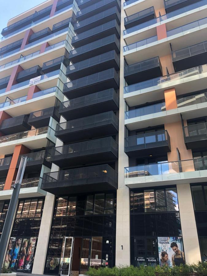Sweet Home Apartman , 30Sqm Studio, Free Private Parking, Mountain View, Balcony, 20 Min From Downtown بودابست المظهر الخارجي الصورة
