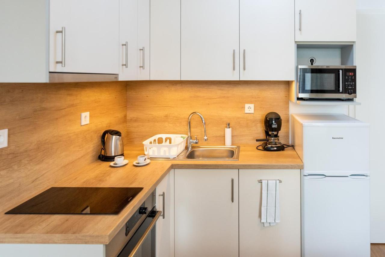 Sweet Home Apartman , 30Sqm Studio, Free Private Parking, Mountain View, Balcony, 20 Min From Downtown بودابست المظهر الخارجي الصورة