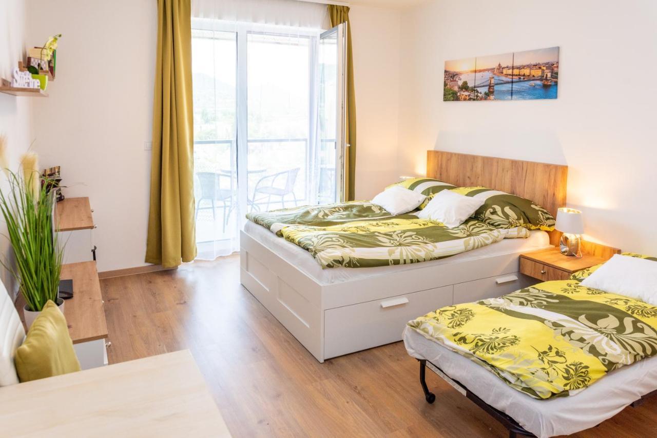 Sweet Home Apartman , 30Sqm Studio, Free Private Parking, Mountain View, Balcony, 20 Min From Downtown بودابست المظهر الخارجي الصورة