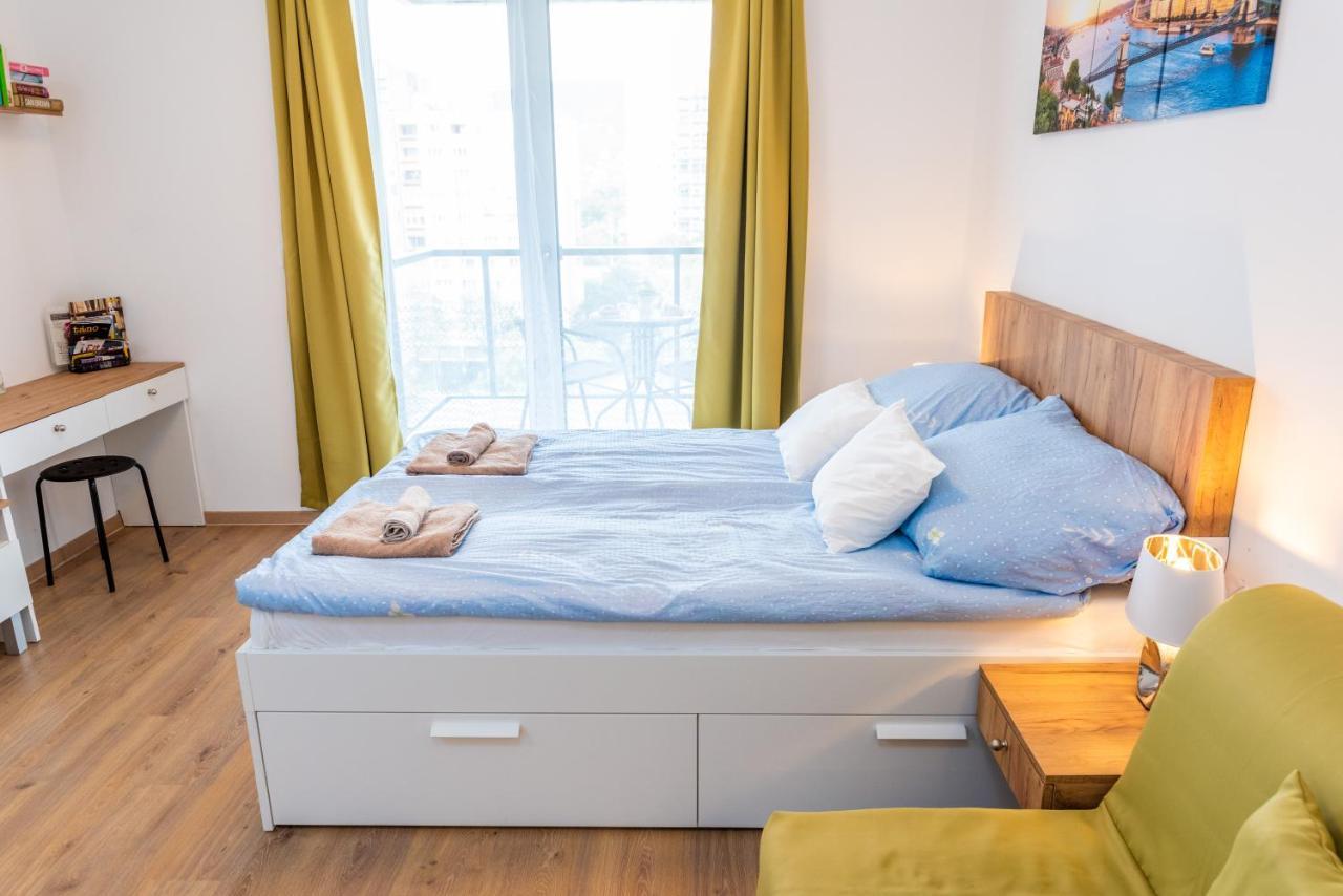 Sweet Home Apartman , 30Sqm Studio, Free Private Parking, Mountain View, Balcony, 20 Min From Downtown بودابست المظهر الخارجي الصورة