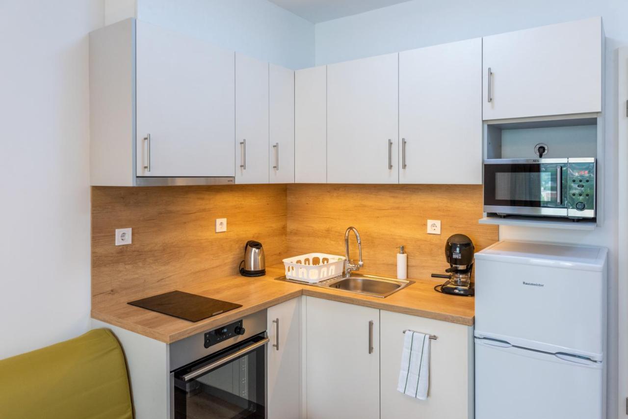 Sweet Home Apartman , 30Sqm Studio, Free Private Parking, Mountain View, Balcony, 20 Min From Downtown بودابست المظهر الخارجي الصورة