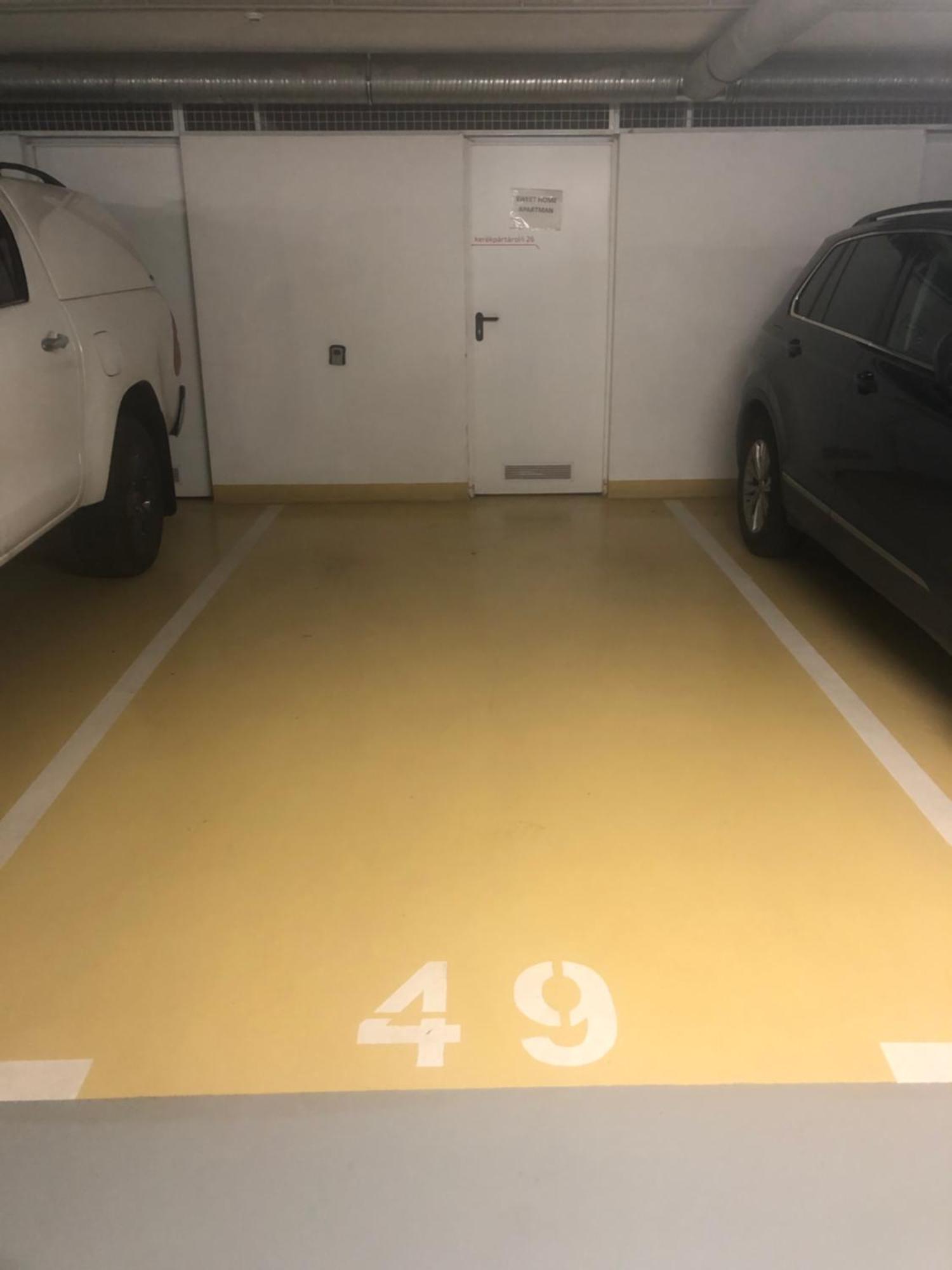 Sweet Home Apartman , 30Sqm Studio, Free Private Parking, Mountain View, Balcony, 20 Min From Downtown بودابست المظهر الخارجي الصورة
